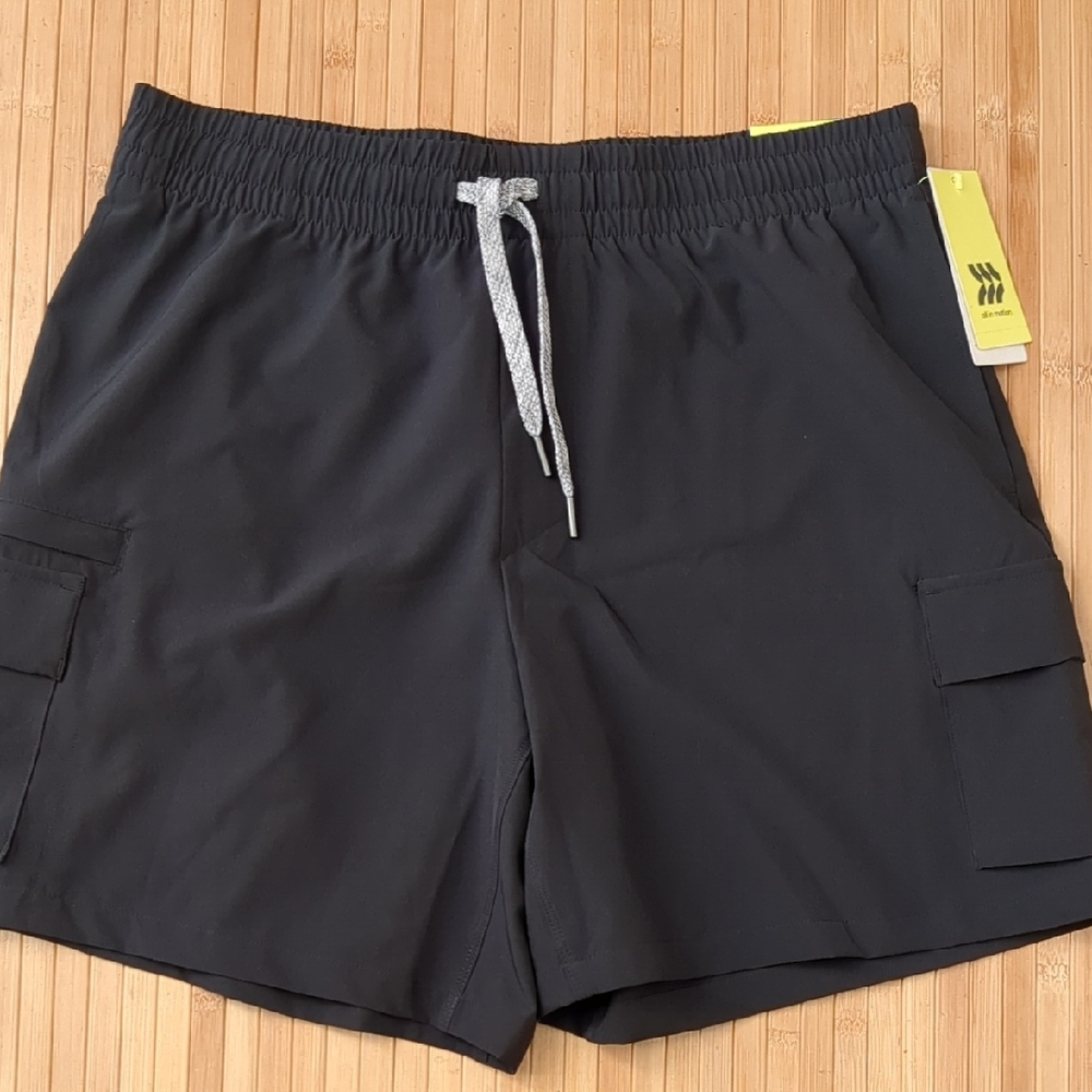All In Motion Women's Black Cargo Athletic Shorts, Size Medium, NEW nwt